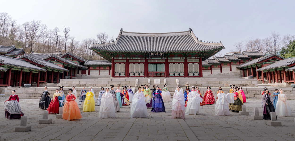 Korean Traditional Costume: Hanbok